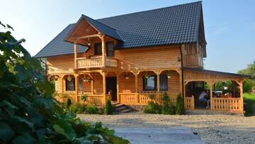 Фотографии Загородные дома Casa Maramureșeană Larisa г. Breb (Румыния) №1 Фото Загородные дома Casa Maramureșeană Larisa г. Breb 1