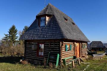 Фото номера Семейный люкс Гостевой дом Complex tradițional Casa din Vale г. Breb 10